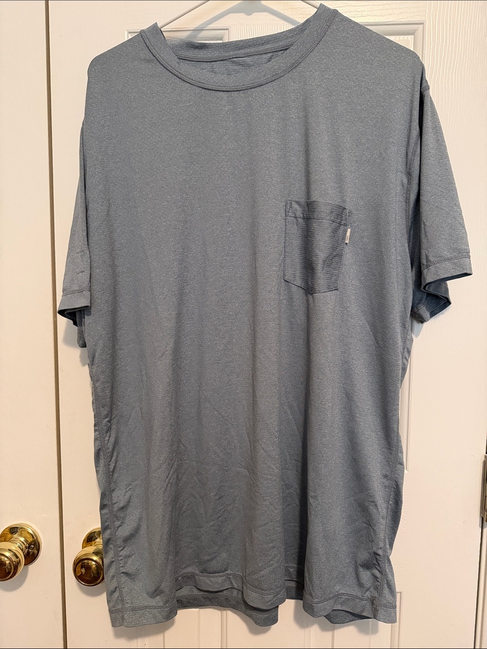 Vuori Men's Pocket Tee in Slate